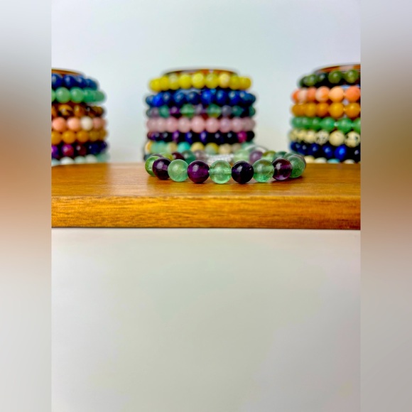 Handmade genuine gemstone bracelet. This Fluorite bracelet is adjustable. - Picture 1 of 5